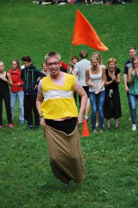Võtab hingeldama: klassidevahelised teatevõistlused. Foto: Mari-Liis Kullamaa. Võtab hingeldama: klassidevahelised teatevõistlused. Foto: Mari-Liis Kullamaa.